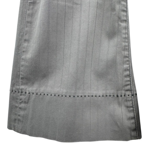 Vintage 2000s Levi's RARE Low Rise Flare Leg Pants Gray Pinstripe Stretchy | 10 - Picture 9 of 13